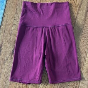 Barre3 High-Waisted maroon Shorts
